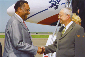 Mayor Lee P. Brown greets the President of the Czech Republic at airport